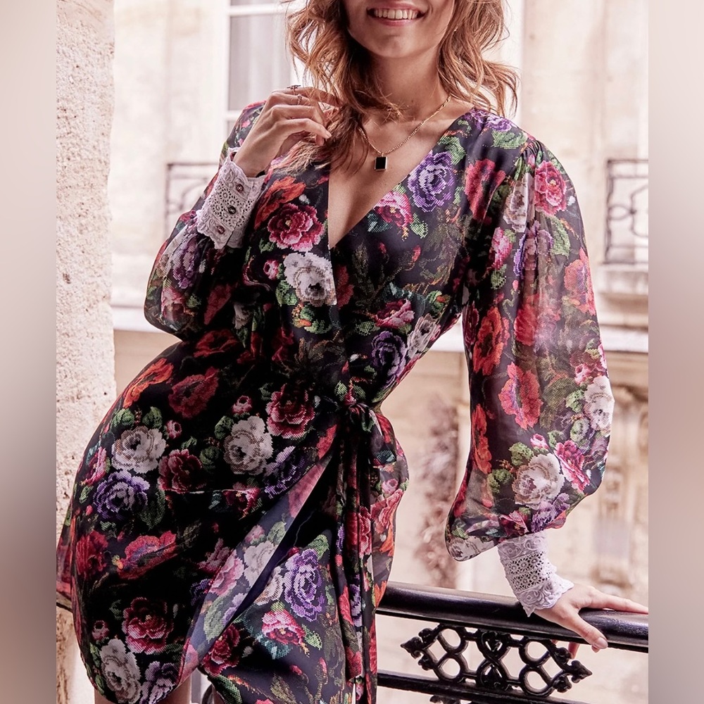 Floral Mini Dress With Blouson Sleeve And Contrast Lace Cuff